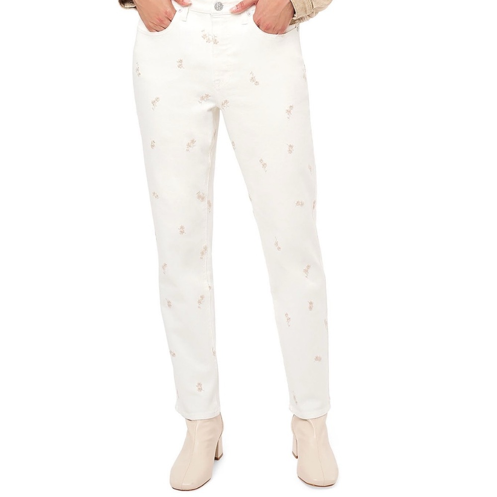Seven7 Women's 90's Straight Jeans in cream color, size 8.